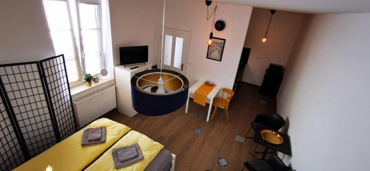 Apartman Augustin Jicin Bagian luar foto